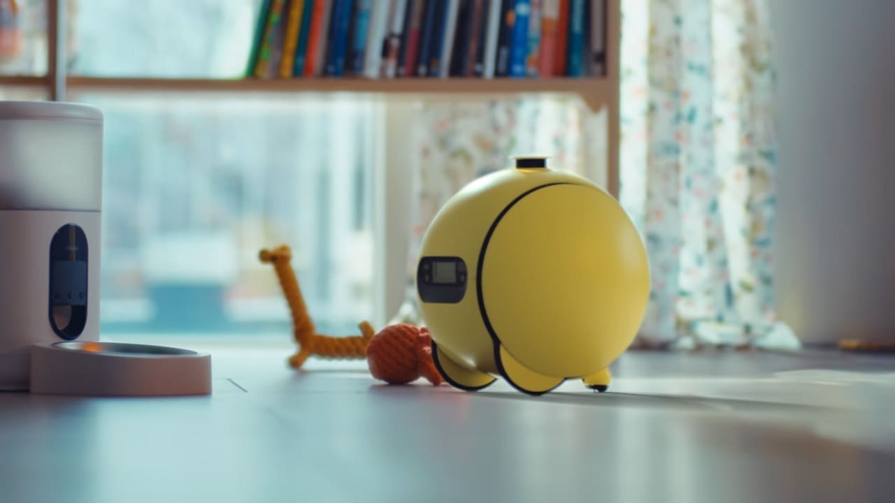 Samsung Unveils Adorable AI-Powered Robot Ballie at CES 2024 ...